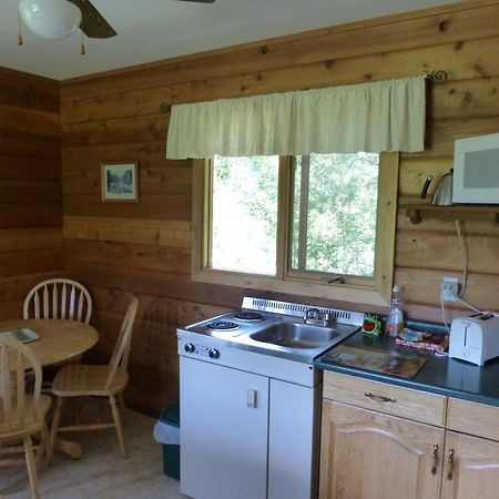 Mica Mountain Lodge & Log Cabins แต็ต โฌน กาช ภายนอก รูปภาพ