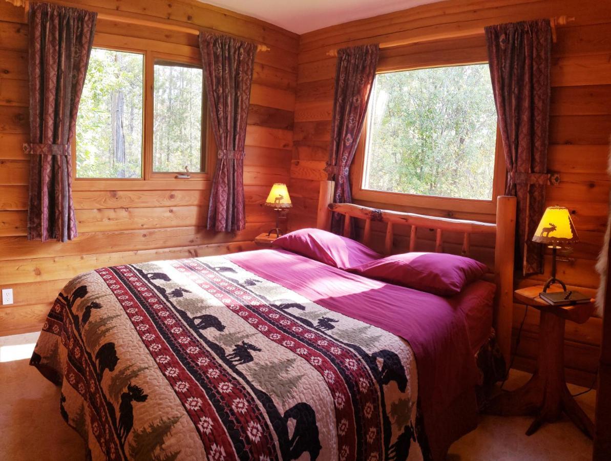 Mica Mountain Lodge & Log Cabins แต็ต โฌน กาช ภายนอก รูปภาพ