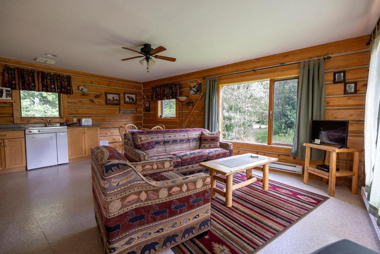 Mica Mountain Lodge & Log Cabins แต็ต โฌน กาช ภายนอก รูปภาพ